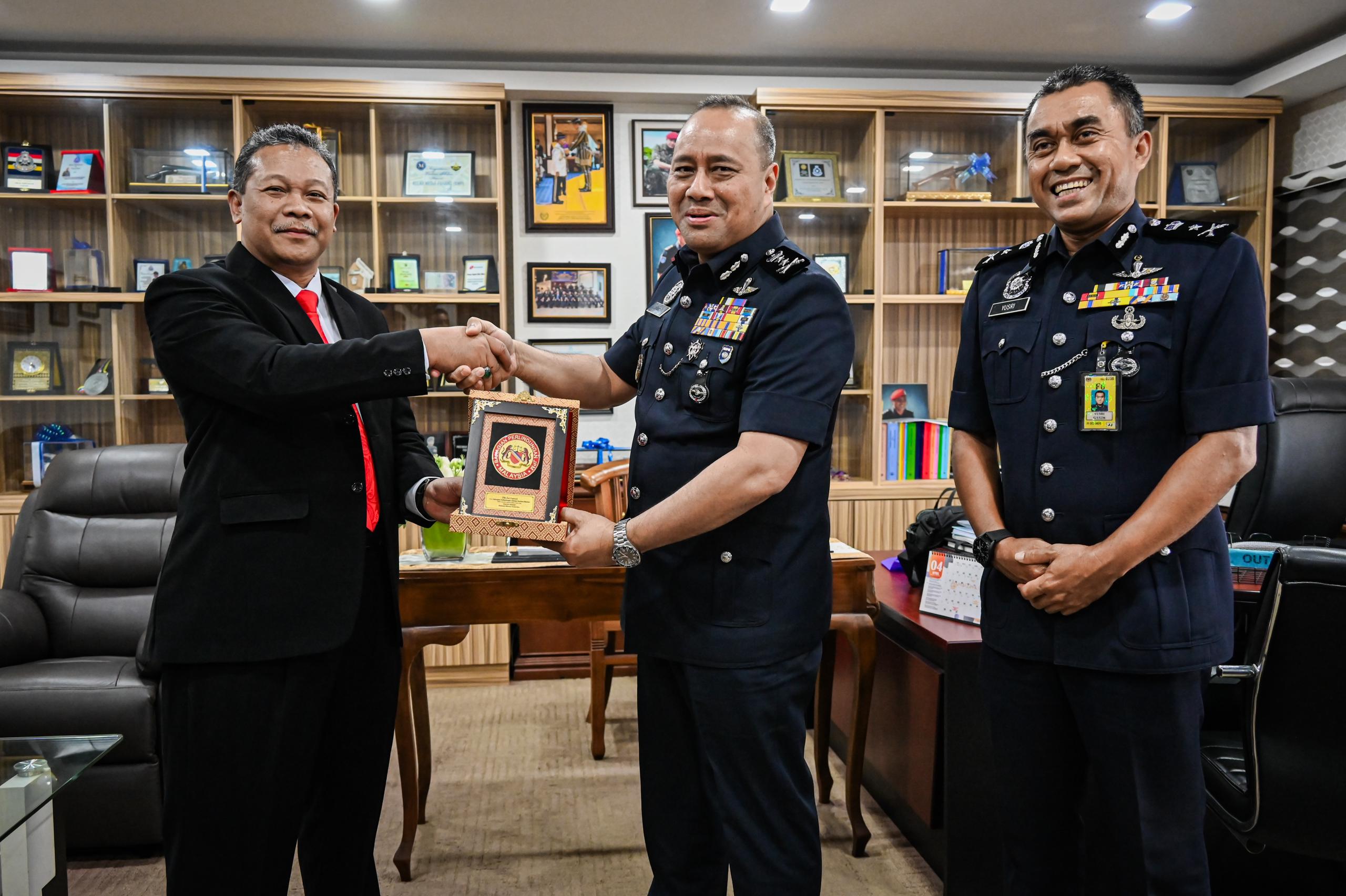 Kunjungan Hormat Ketua Pengarah Bahagian Perlindungan Jabatan Perdana Menteri Ke Atas Ketua Polis Pahang