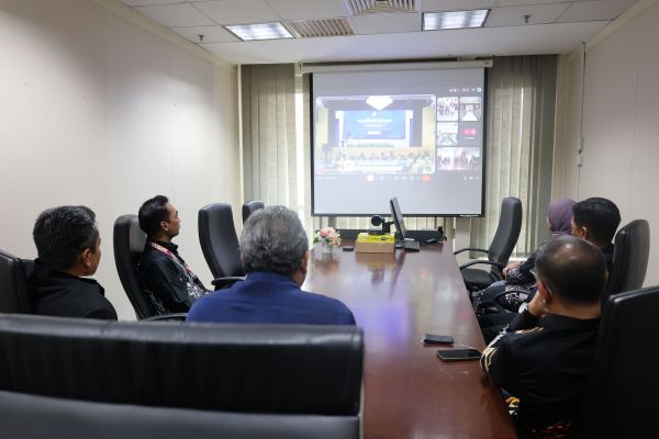 copy-of-a96a9537903C0948-30A7-65A8-EA9D-040198AD83DF.jpg